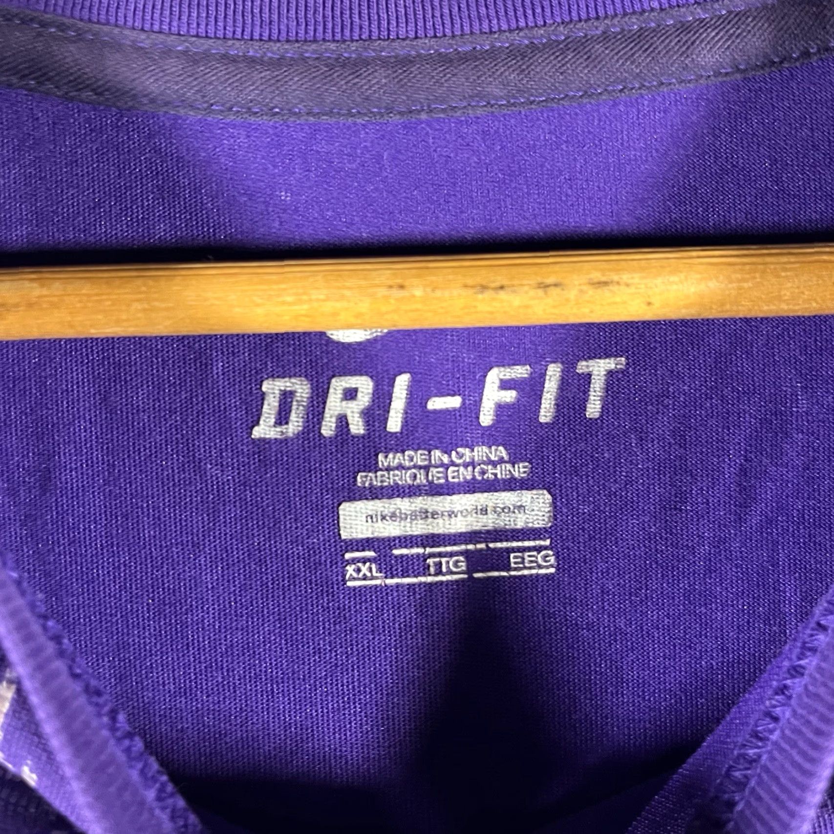 Nike VINTAGE Nike Kobe Bryant Dri-FIT T-Shirt 2XL Purple Short Sleeve Crew Neck Graphic Tee Men Lakers Mamba Vintage Size US XXL / EU 58 / 5 - 5 Thumbnail