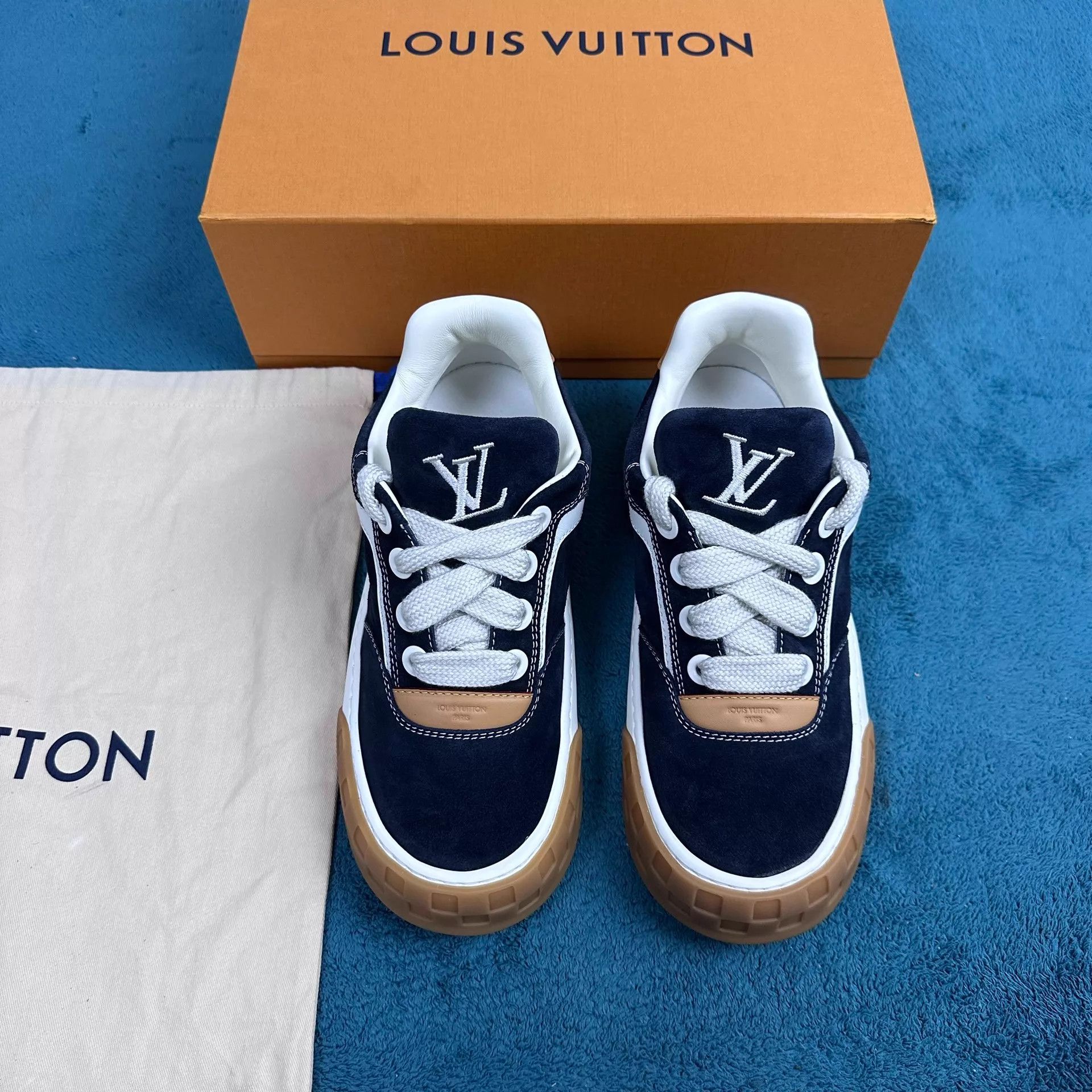 Louis Vuitton LV Tilted Suede Low-Top Sneaker Navy Blue 8.5/42.5 Size US 9.5 / EU 42-43 - 1 Thumbnail