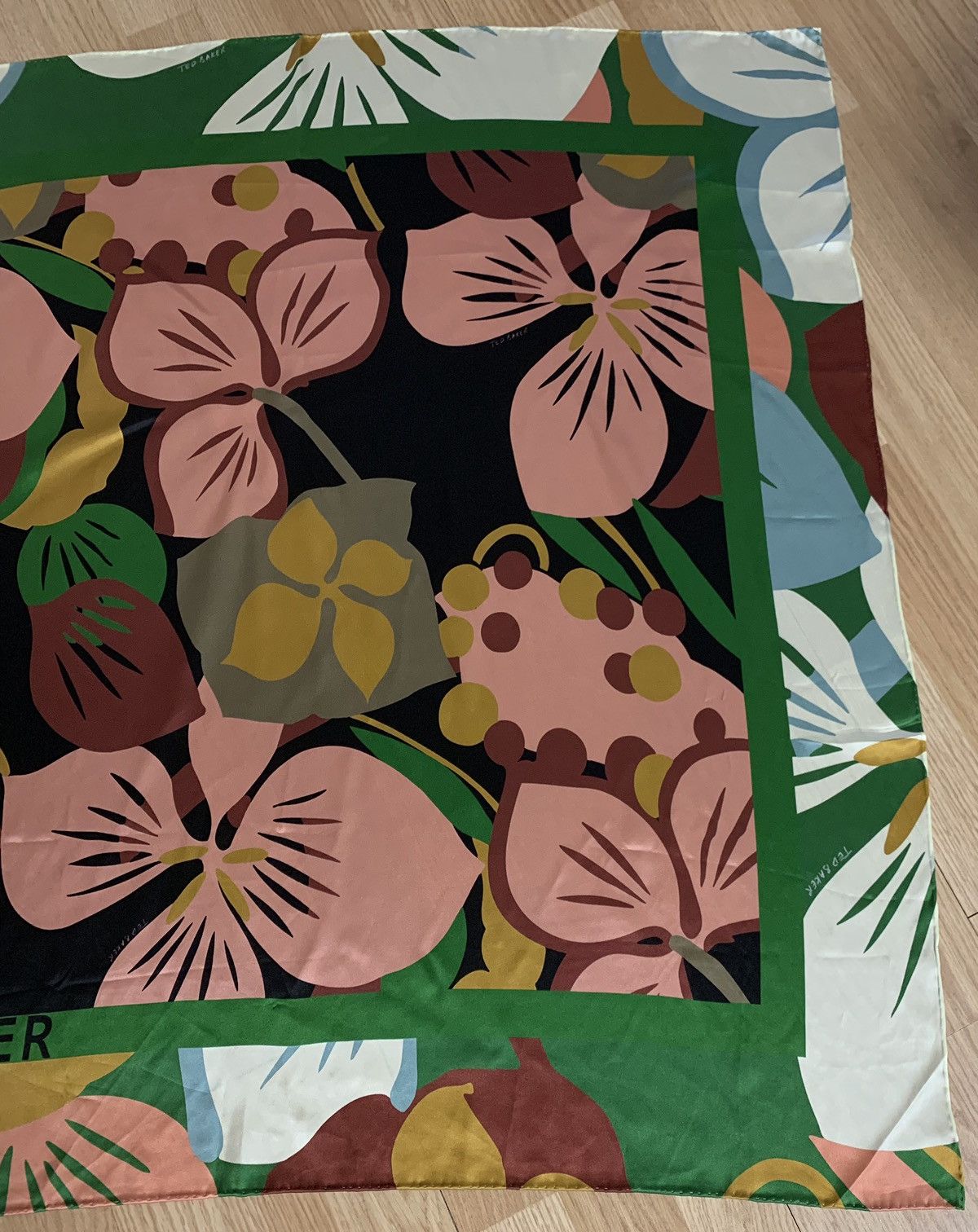 Ted Baker Ted baker flower silk flower Size ONE SIZE - 14 Thumbnail