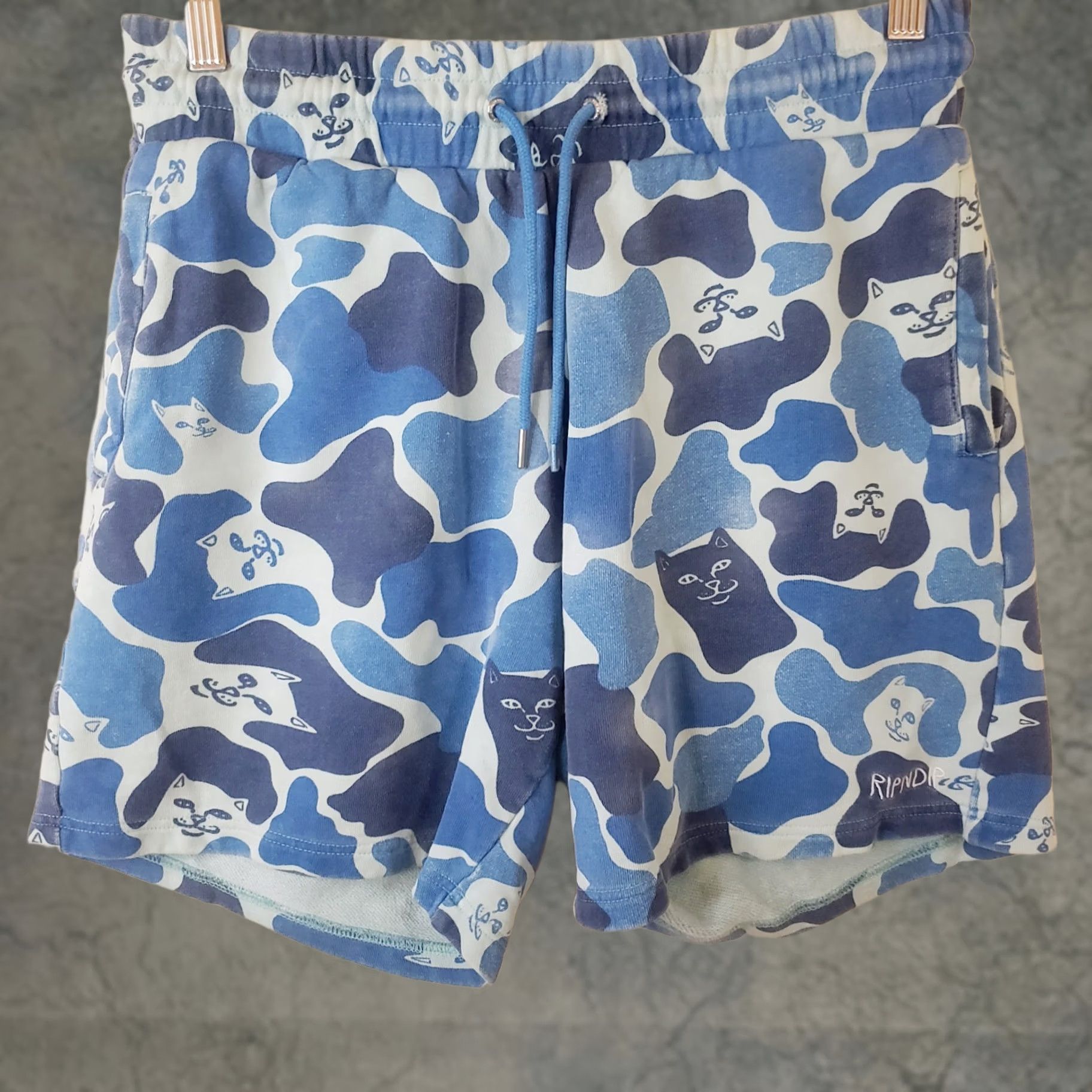 RIPNDIP RIPNDIP Tie Dye Cat Sweat Shorts Blue Pink Drawstring Pockets Elastic Waist M Size US 31 - 1 Thumbnail