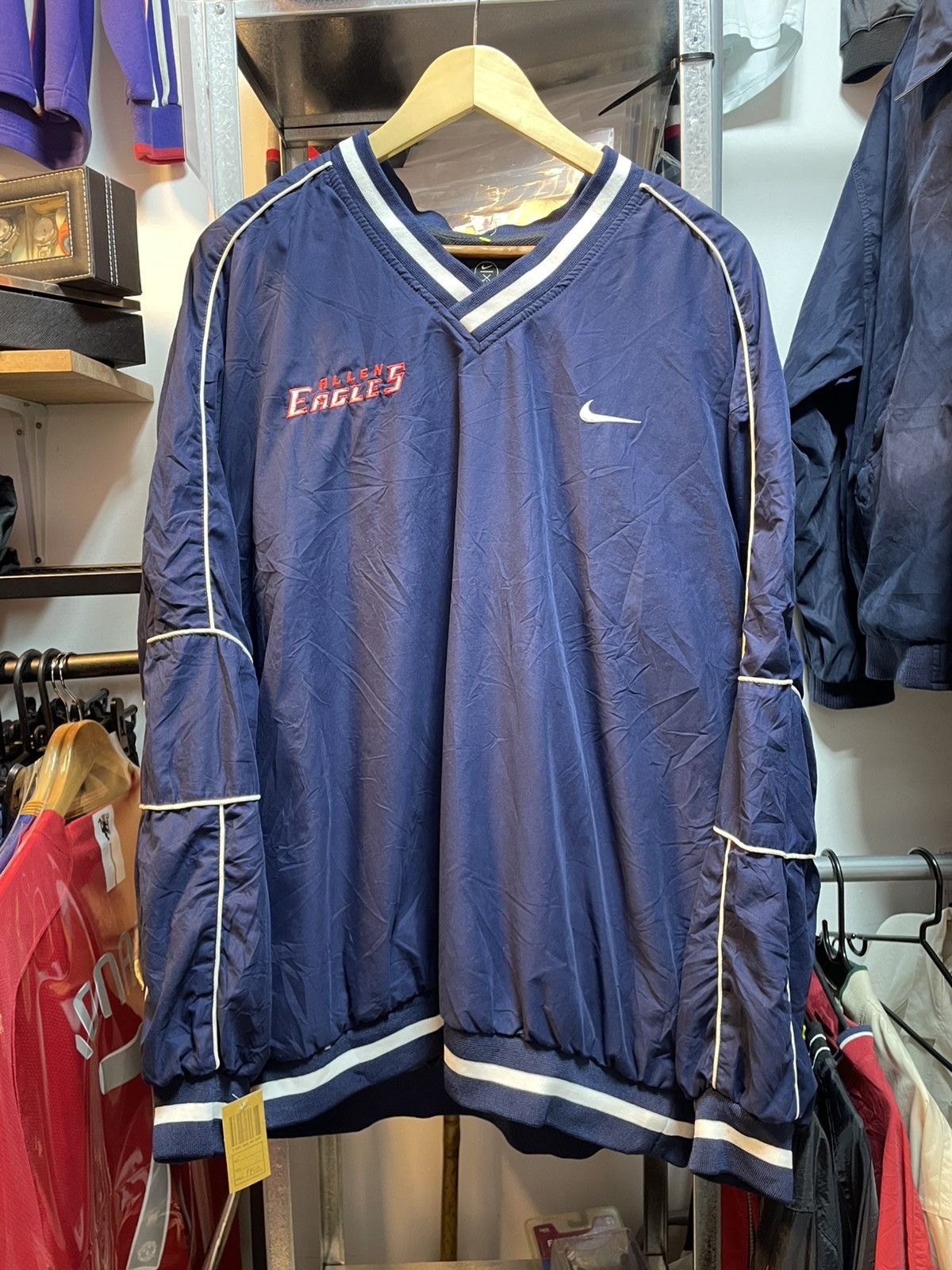 Nike Vintage Nike Center Swoosh V-Neck Windbreaker Size US XL / EU 56 / 4 - 1 Thumbnail