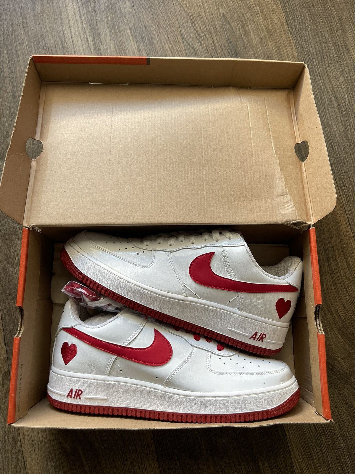 Nike Nike Air Force 1 2004 Valentines Day Size US 9.5 / EU 42-43 - 2 Thumbnail