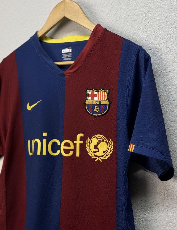 Other FC Barcelona Nike Vintage 2006/07 Jersey Size US S / EU 44-46 / 1 - 3 Thumbnail