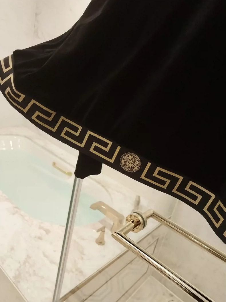 Versace Versace Black velvet hooded suit Size US XL / EU 56 / 4 - 4 Thumbnail