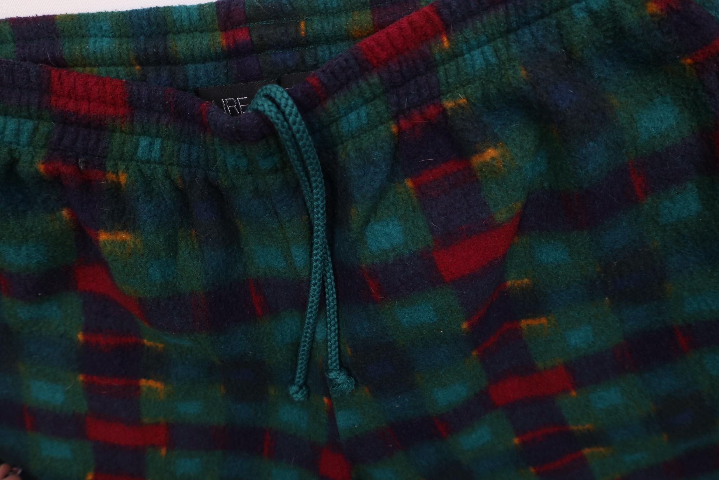 Vintage Vintage 90s Streetwear Rainbow Plaid Fleece Shorts Polyester Size US 32 / EU 48 - 6 Thumbnail