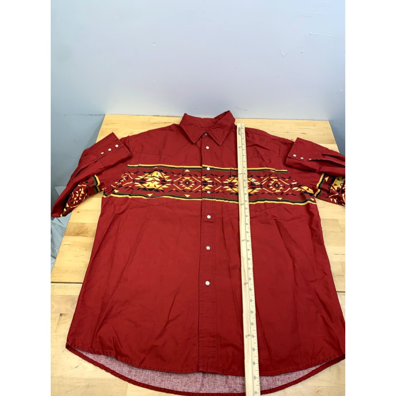 Wrangler VINTAGE Wrangler Rustler Pearl Snap Shirt Mens L Red Aztec Southwest 12677 Size US L / EU 52-54 / 3 - 3 Thumbnail