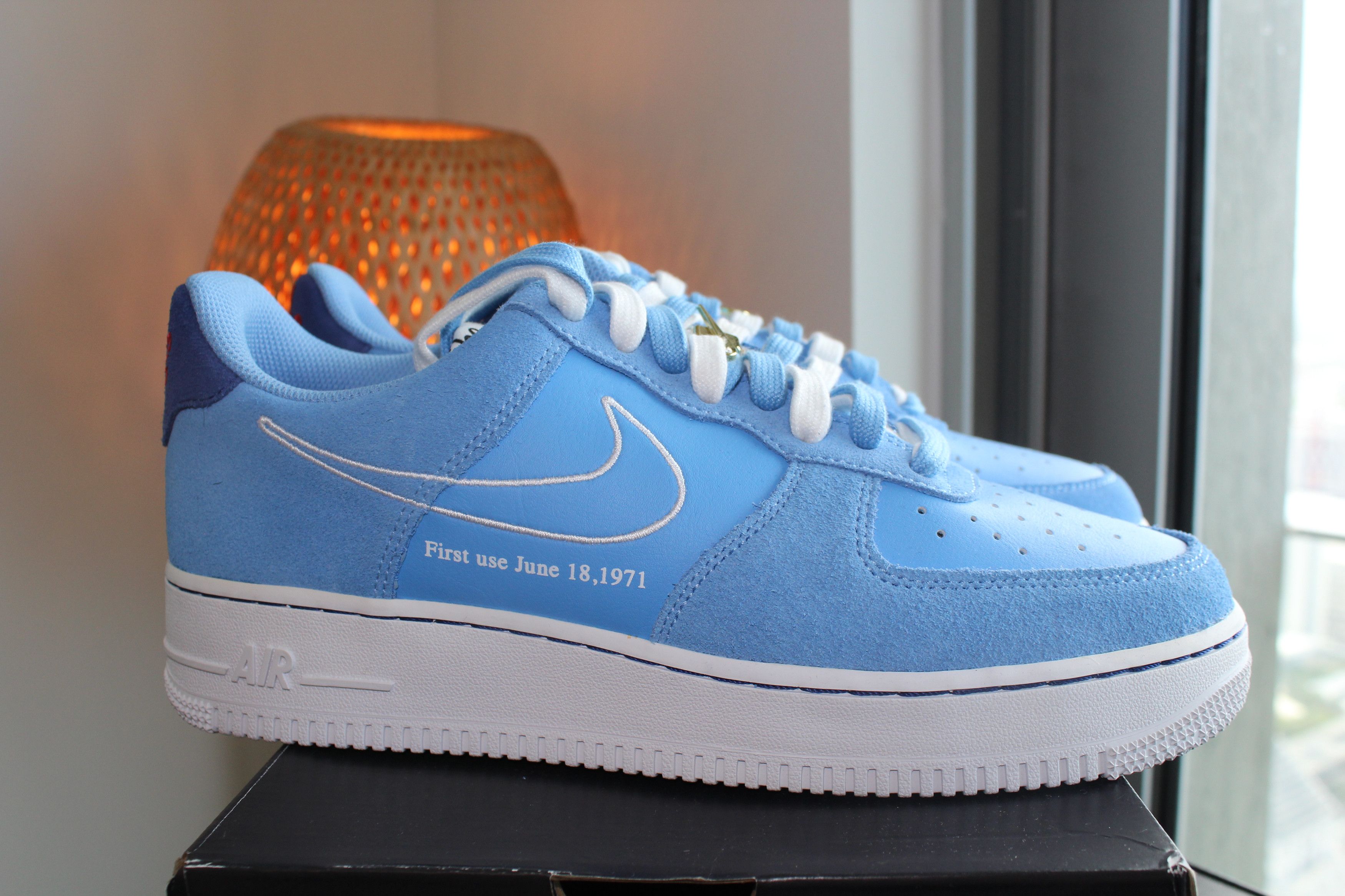 Nike Nike Air Force 1 '07 LV8 'First Use University Blue Size 7 Size US 7 / EU 40 - 2 Thumbnail