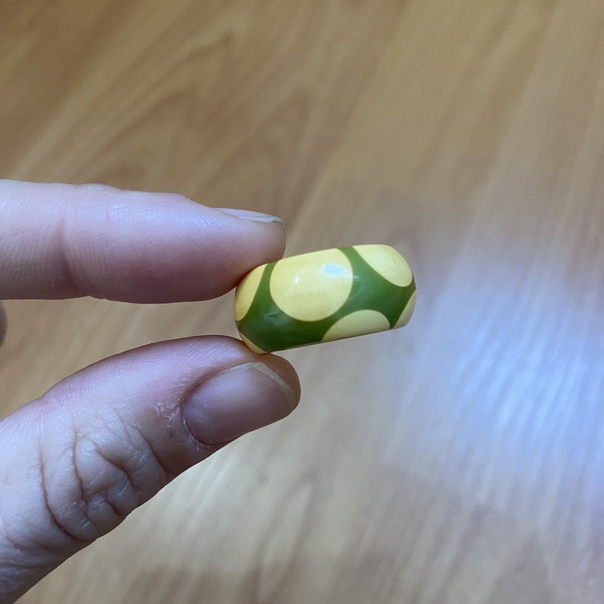 Vintage Bakelite Green w Creamy Corn Polka Dot Art Deco Vintage Ring Size ONE SIZE - 2 Thumbnail