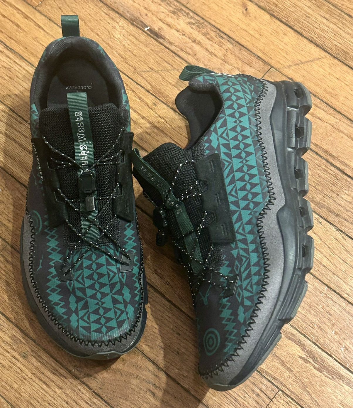 On × South2 West8 Cloudaway Black/Evergreen Running Shoe Size US 13 / EU 46 - 3 Thumbnail