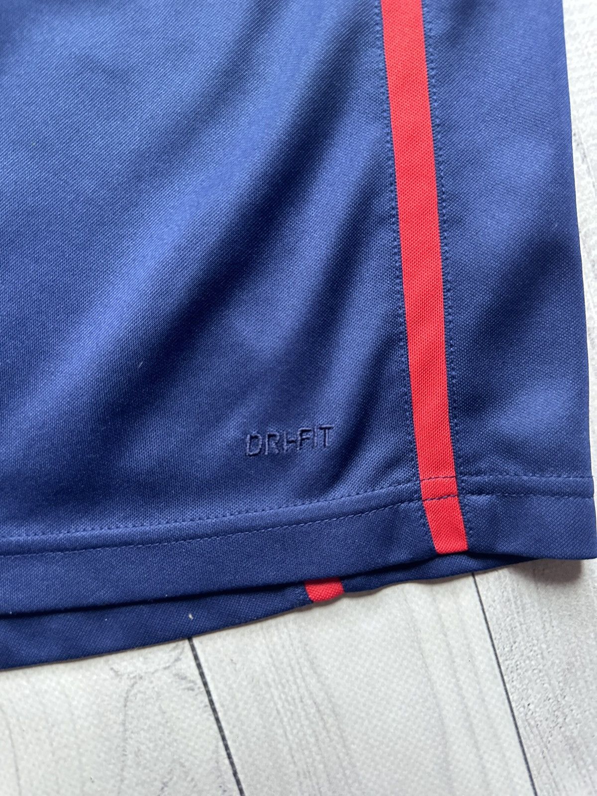 Nike × Vintage Vintage Nike Barcelona soccer jersey size M logo Size US M / EU 48-50 / 2 - 4 Thumbnail