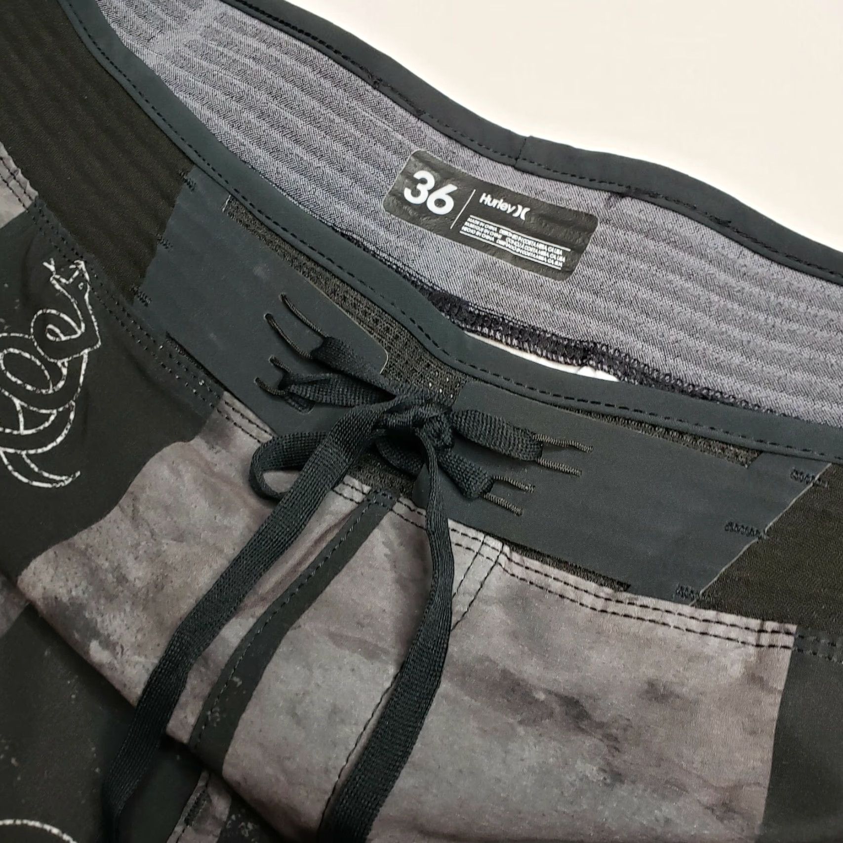 Hurley Hurley Phantom 18" Hyperweave Surfcheck Board Shorts Trunks Mens 36 Black Grey Size US 36 / EU 52 - 4 Thumbnail