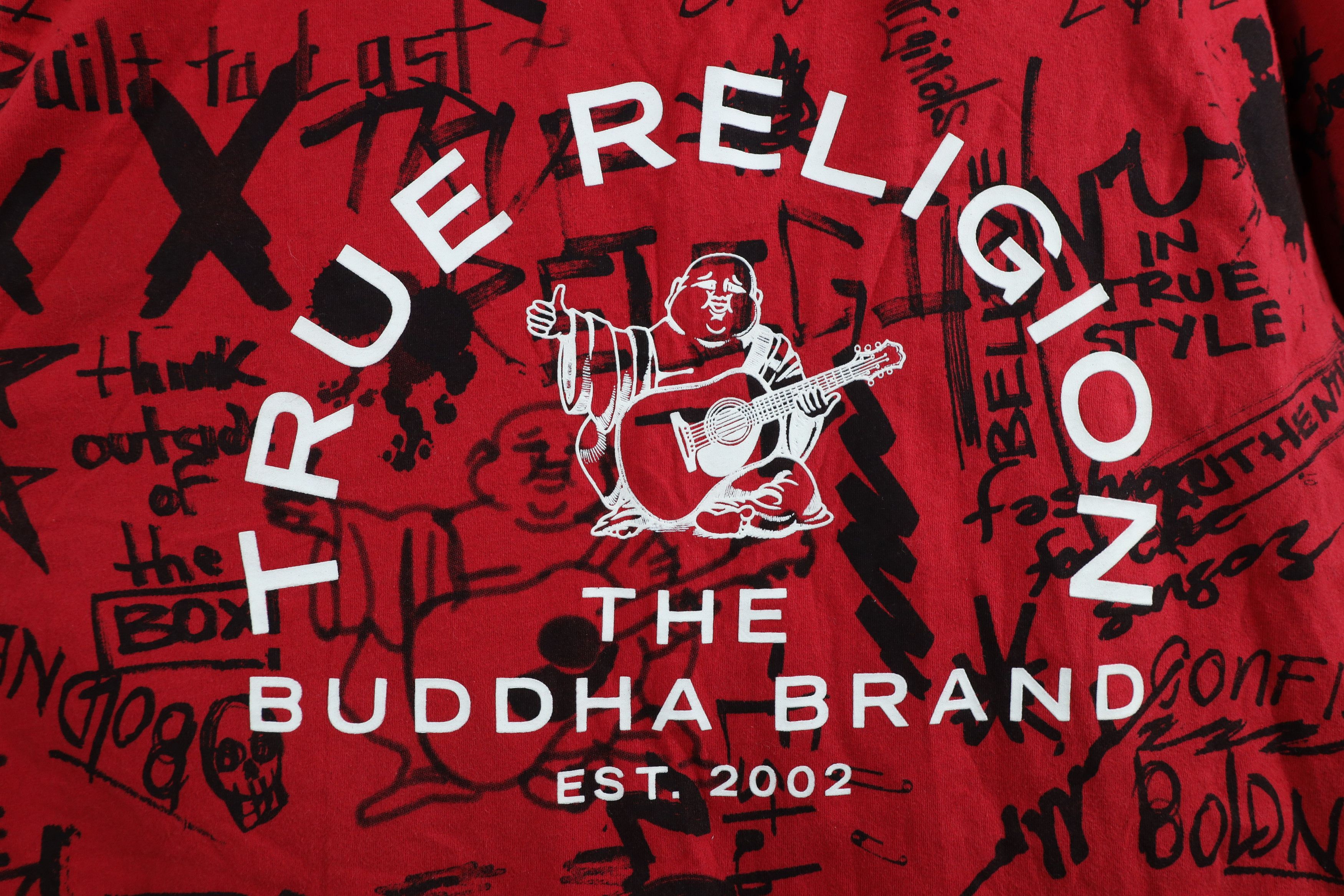 True Religion × Vintage True Religion Spell Out All Over Print V-Neck T-Shirt Red Size US XXL / EU 58 / 5 - 4 Thumbnail