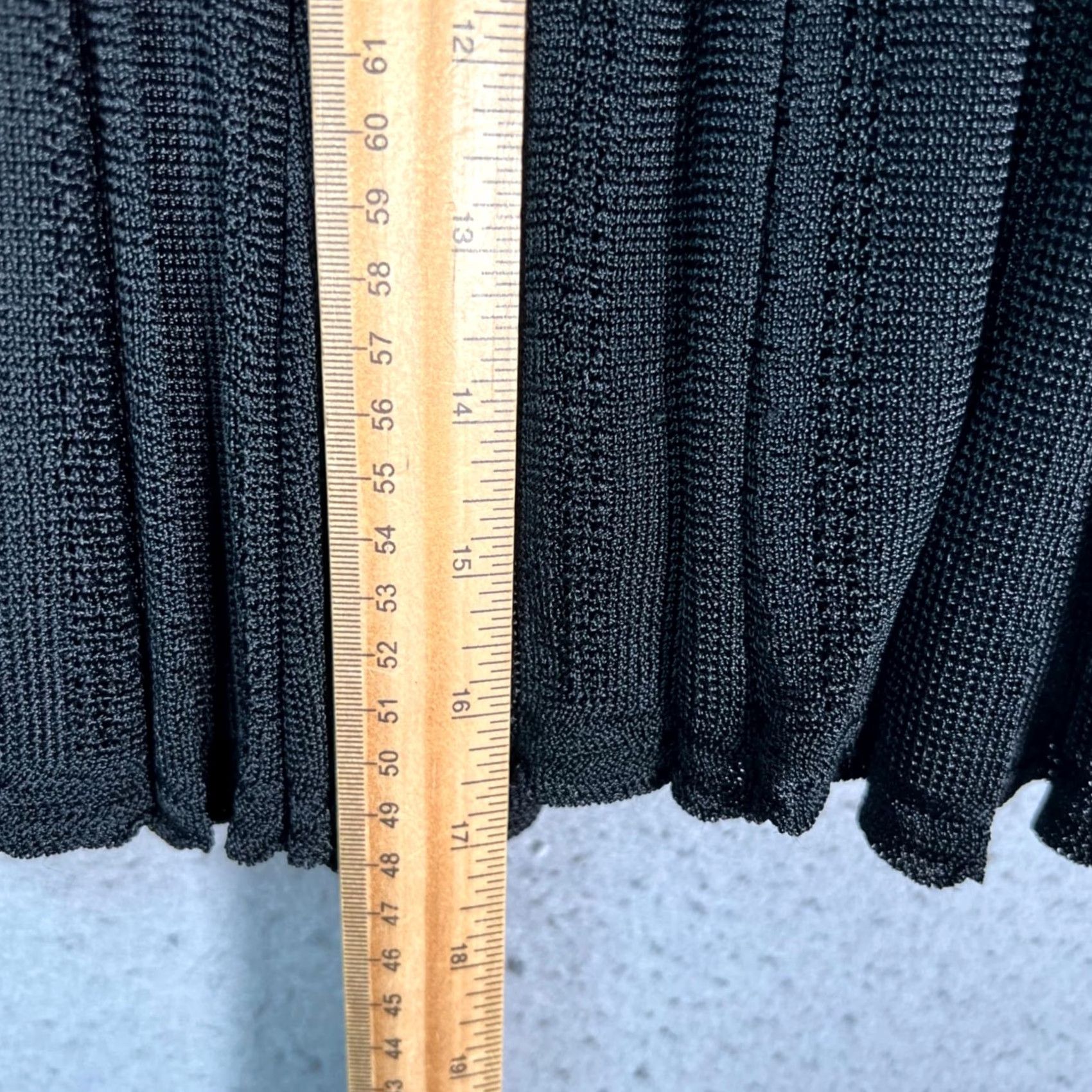 Vintage Wilfred Womens XS Black Pleated Knit Skirt Mini High Waistband Back Zipper, Zipper, Solid, Casual, Spring/Summer/Fall, Adults, Skirt, Women, XS, Black Size 26" / US 2 / IT 38 - 6 Thumbnail