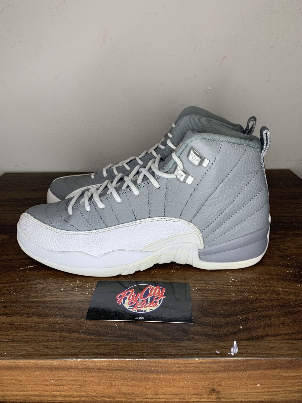 Jordan Brand Air Jordan 12 Stealth Grade School Size US 7 / EU 40 - 1 Thumbnail