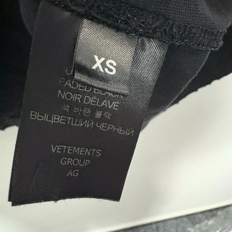 Vetements Vetements Vetteman lying flat slogan water-washed black sh Size US XS / EU 42 / 0 - 4 Thumbnail