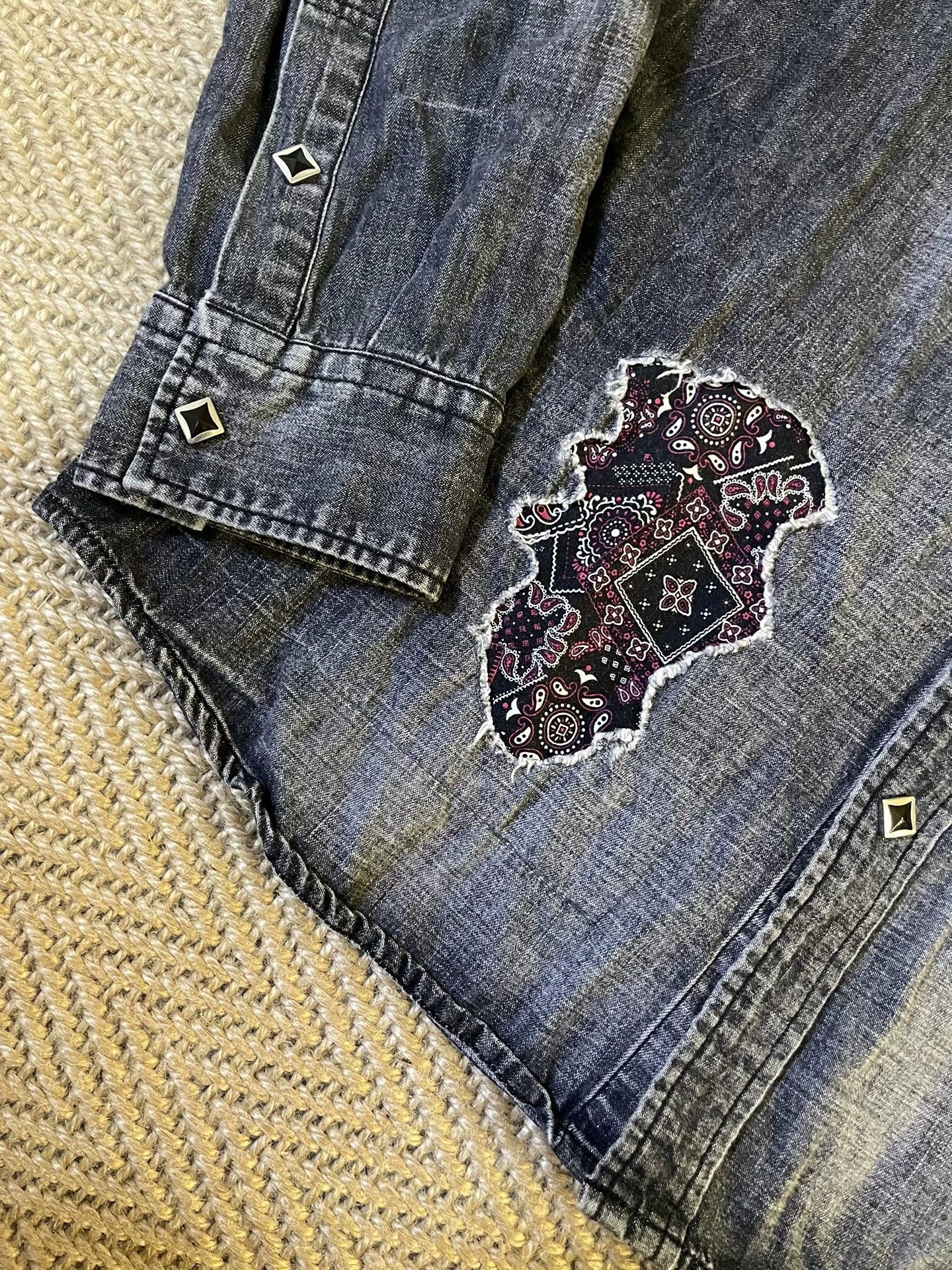 Vanquish VANQUISH x FRAGMENT Distressed Washed Denim Shirt L Like New Size US L / EU 52-54 / 3 - 4 Thumbnail