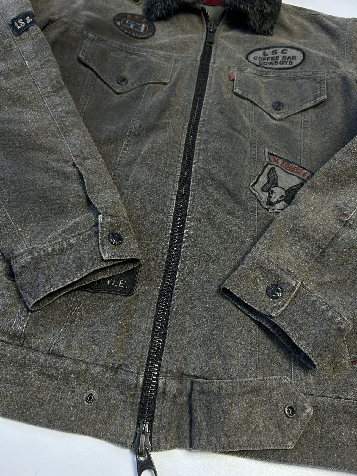 Levi's × Vintage VINTAGE LEVI’S RED TAB PATCHES COWBOY DENIM JACKET Size US L / EU 52-54 / 3 - 4 Thumbnail
