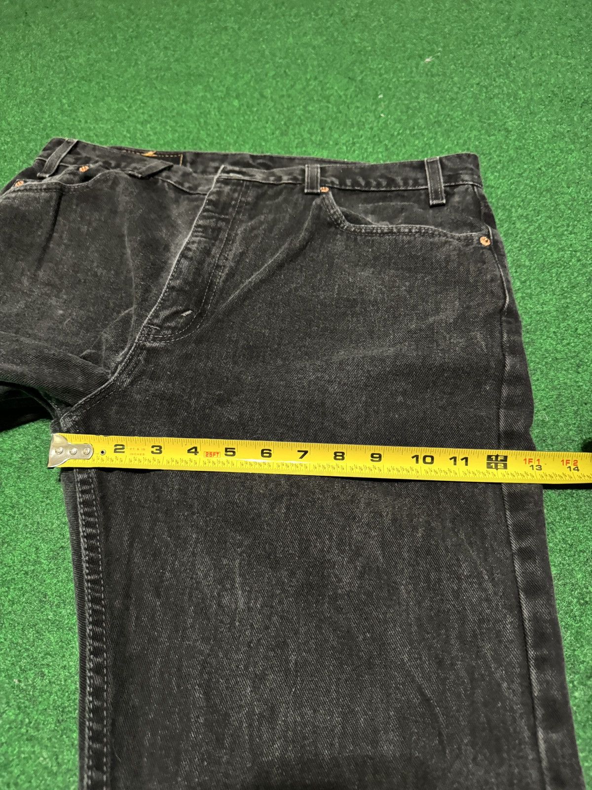 Levi's Vintage Clothing Vintage Levi’s 505 Straight Leg 37x30 Black Denim Jeans Size US 37 - 10 Thumbnail