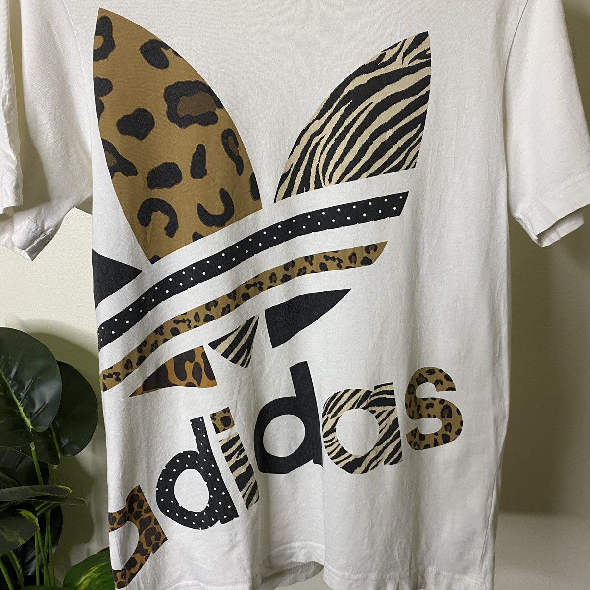 Adidas Adidas Big Leopard Logo Tee Size US S / EU 44-46 / 1 - 2 Thumbnail
