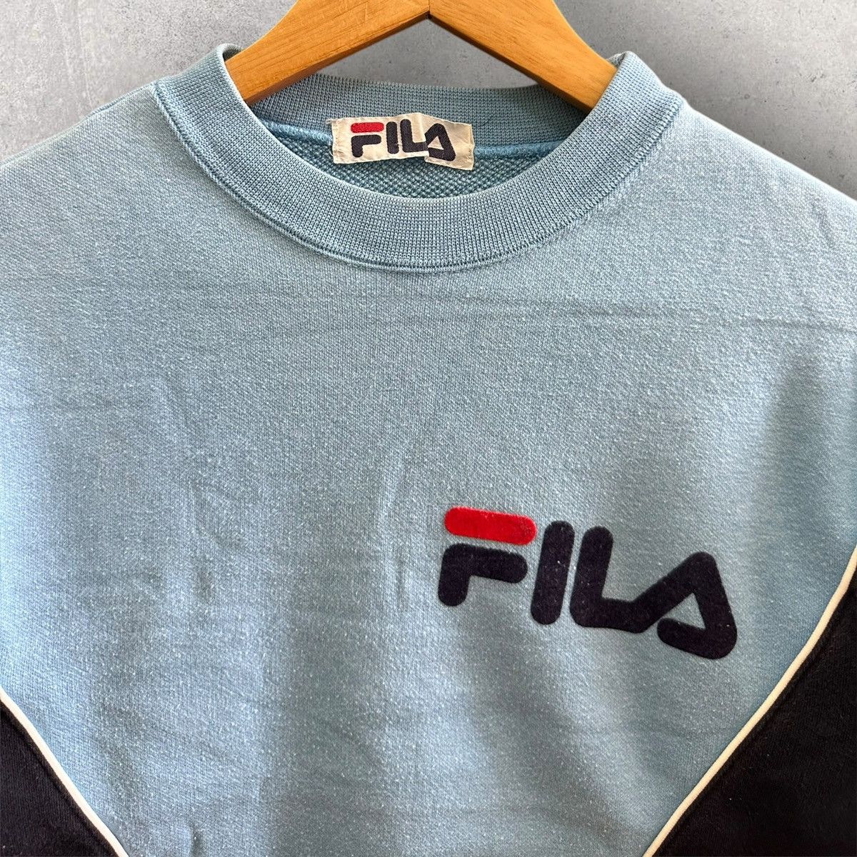 Fila × Vintage Vintage 90’s Fila Velvet Logo Crewneck Sweatshirt Size S / US 4 / IT 40 - 2 Thumbnail