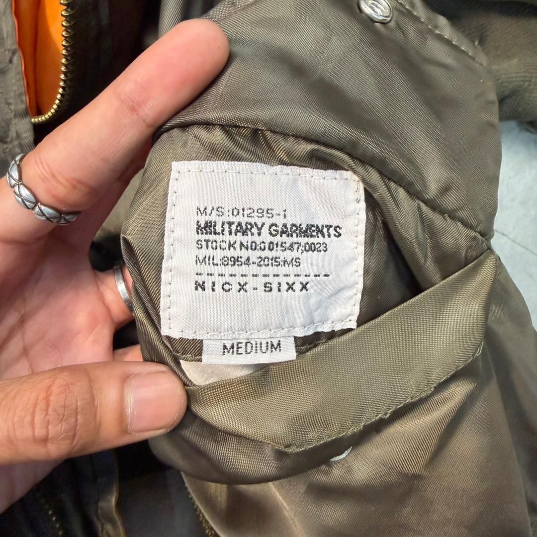 Vintage Vintage Military MA-1 Reversible Bomber Flyer Jacket BoxyFit Size US M / EU 48-50 / 2 - 14 Thumbnail