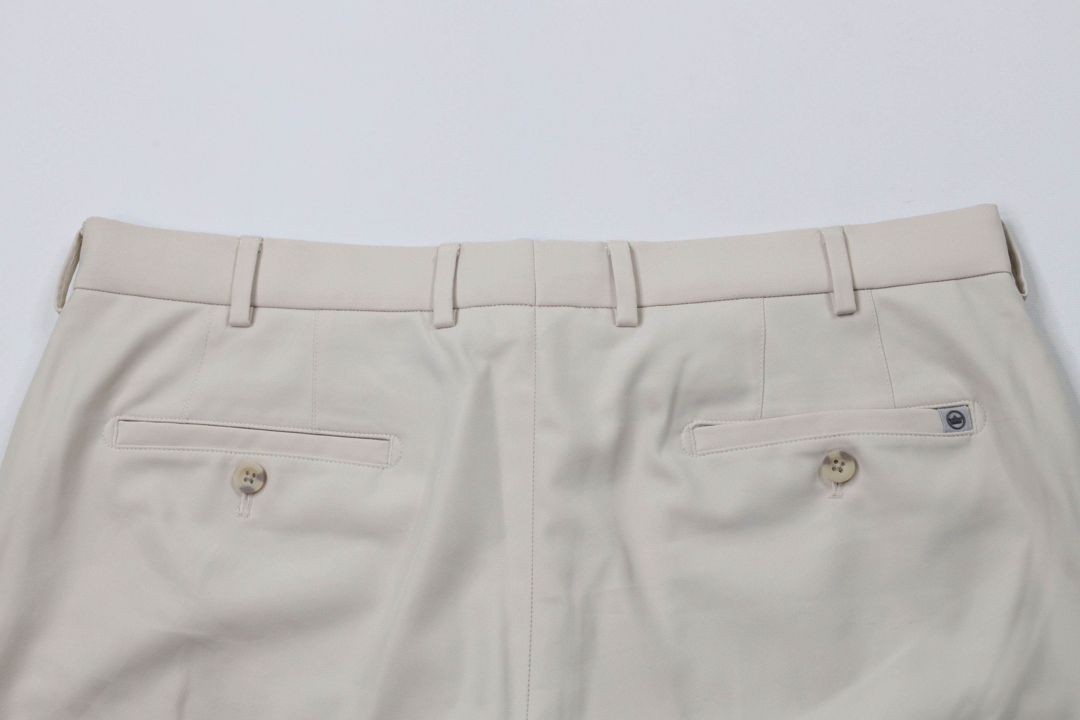Peter Millar × Vintage Peter Millar Front Tech Above Knee Golf Golfing Chino Shorts Size US 36 / EU 52 - 11 Thumbnail