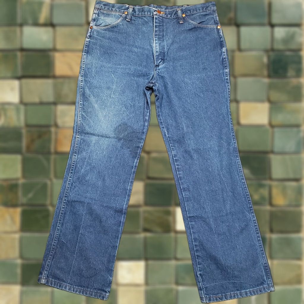 Wrangler Wrangler Jeans Mens 38x30 Blue Denim Rodeo Cowboy Cut 13MWZ USA Pant 100% Cotton Comfort Easy Care Zip 5-Pocket Western USA Mens Size US 38 / EU 54 - 1 Thumbnail