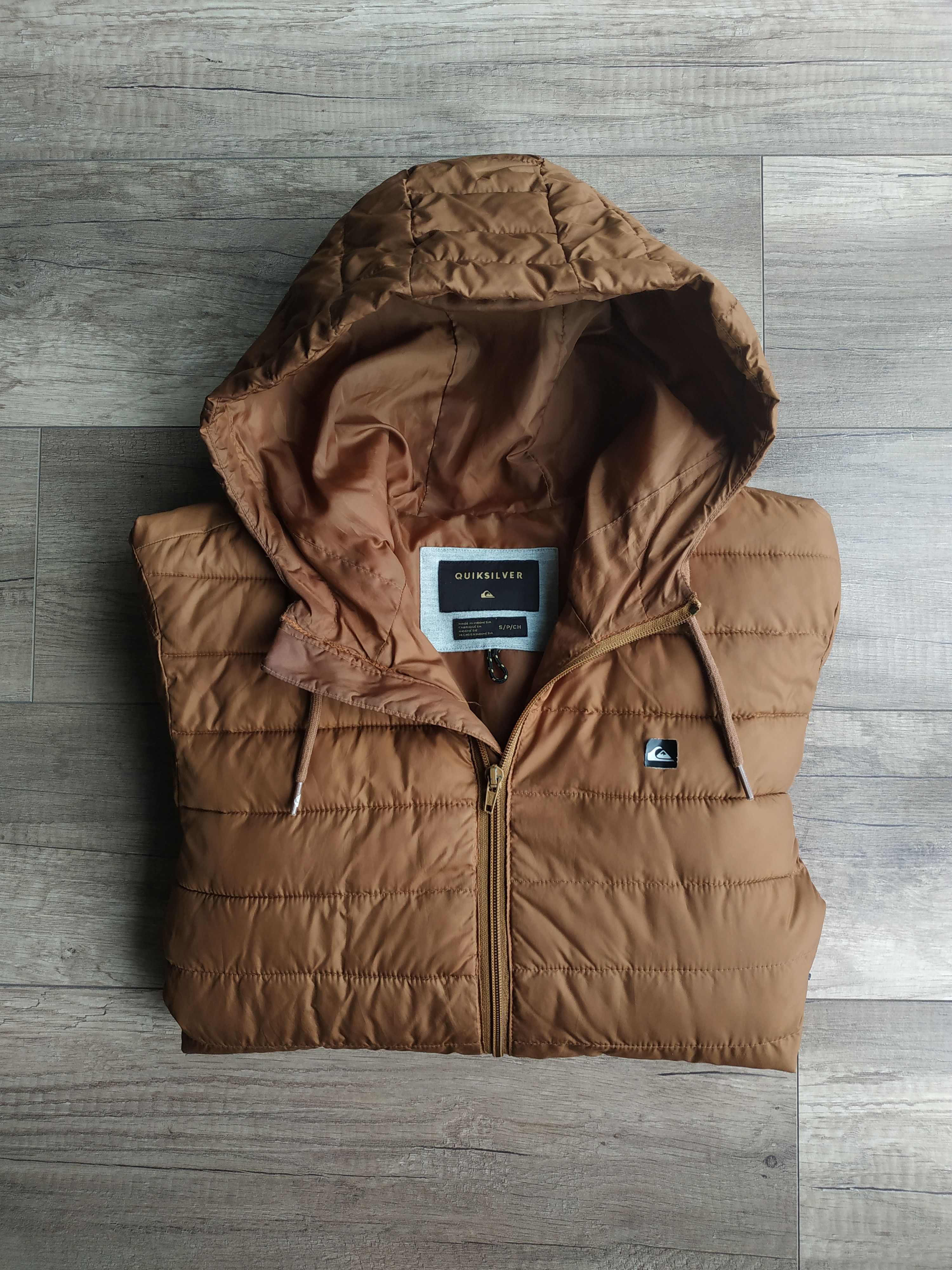 Quiksilver QUIKSILVER Men's Light Puffer Jacket, s. SMALL, fit. M Size US S / EU 44-46 / 1 - 4 Thumbnail