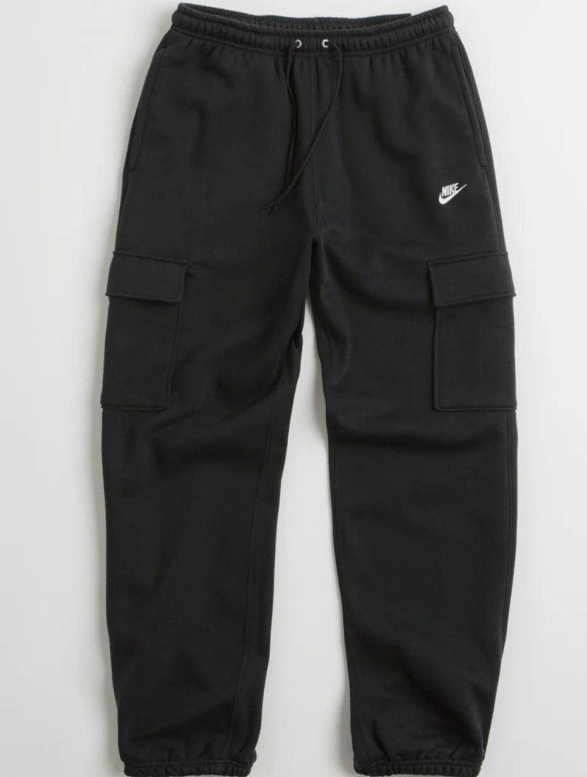 Nike Nike Club Fleece Cargo Joggers in Black Updated Version Size US 30 / EU 46 - 1 Thumbnail