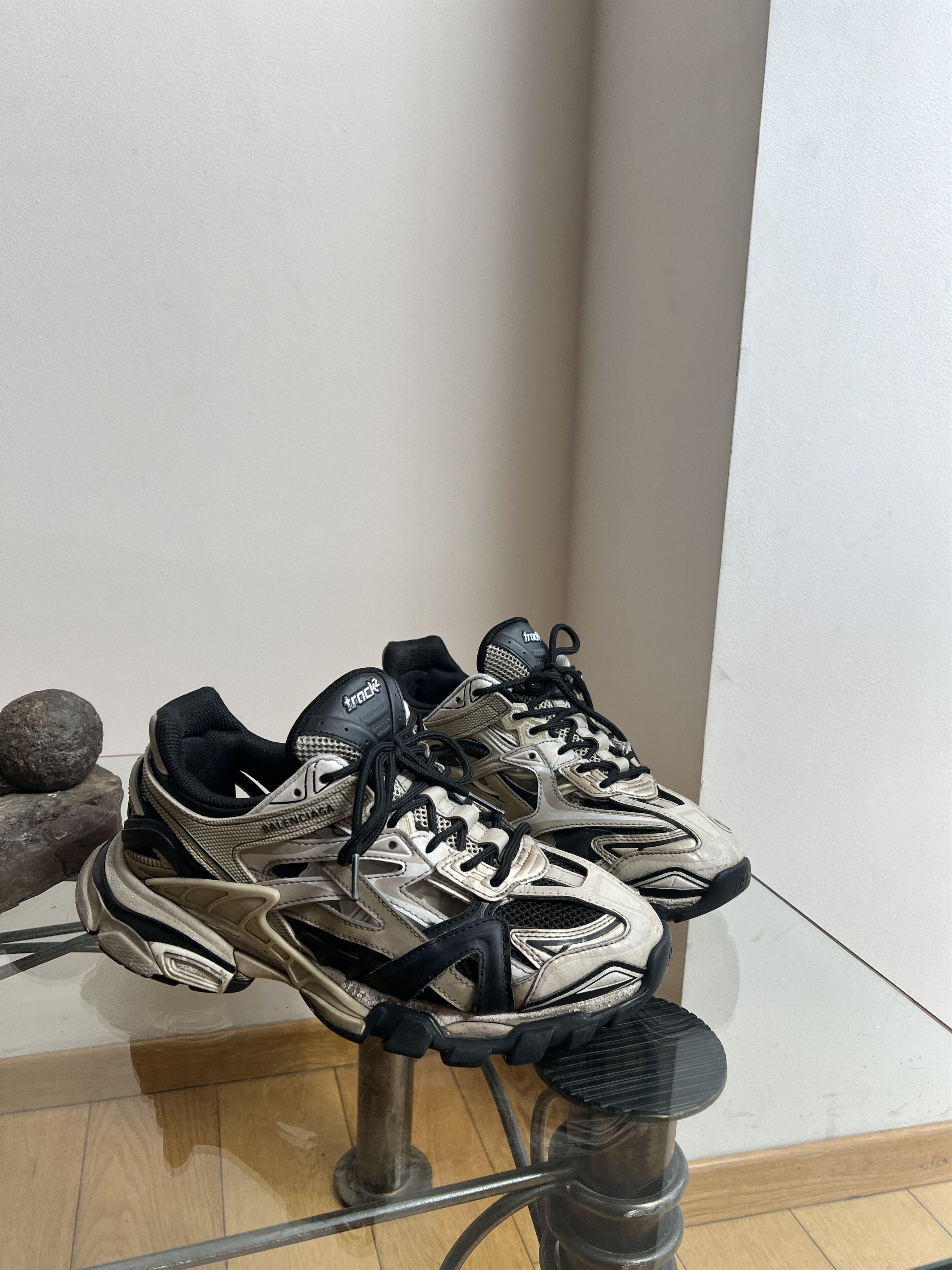Balenciaga TRACK.2 BEIGE SZ EU 41 Size US 8 / EU 41 - 3 Thumbnail