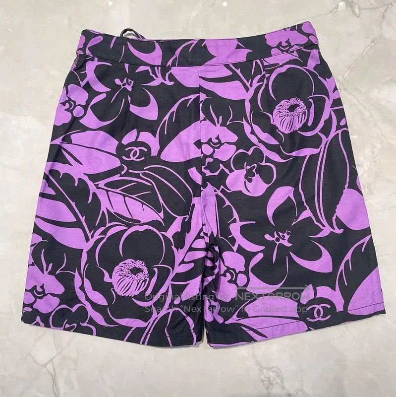 Chanel Chanel Purple Floral Print Summer Shorts . Size 28" / US 6 / IT 42 - 2 Thumbnail