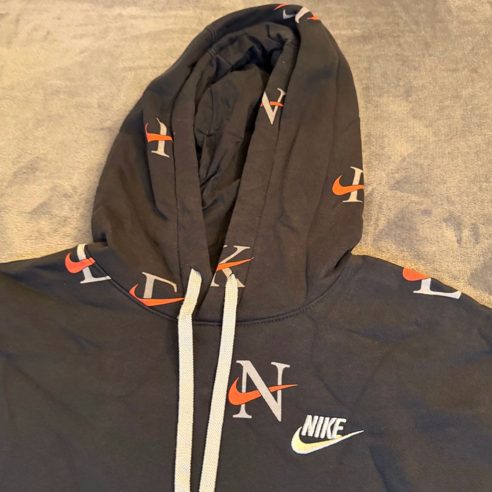 Nike Nike All Over Logo Print Pullover Hoodie Sweatshirt Black Orange Mens Small Size US S / EU 44-46 / 1 - 2 Thumbnail