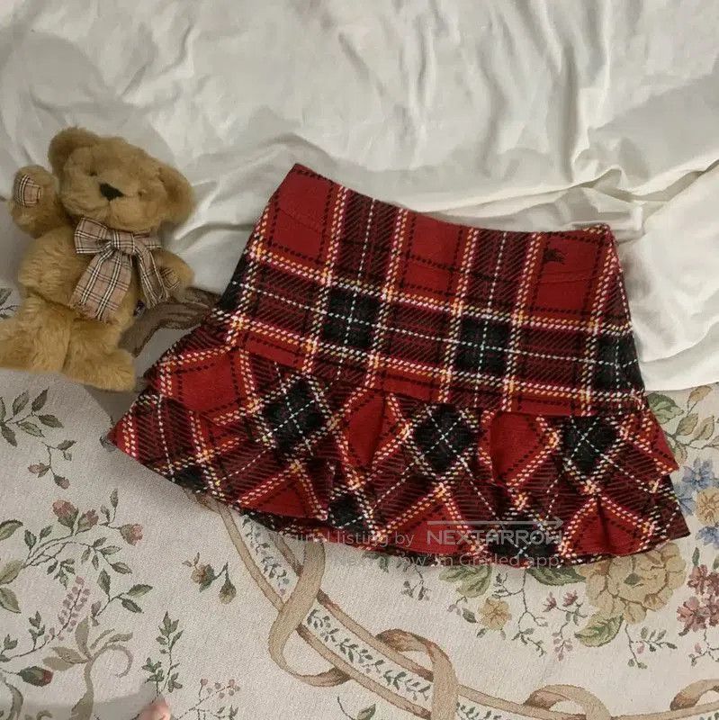 Burberry Burberry Red Wool Blend Skirt for Women. Size 28" / US 6 / IT 42 - 1 Thumbnail