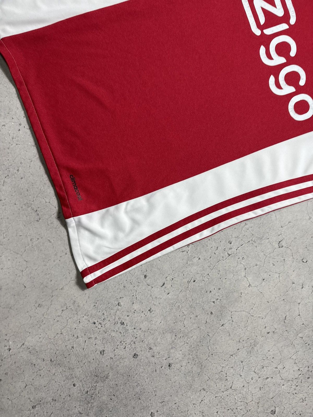 Adidas Adidas FC Ajax Amsterdam 2016/2017 Soccer Jersey Vintage Size US S / EU 44-46 / 1 - 3 Thumbnail