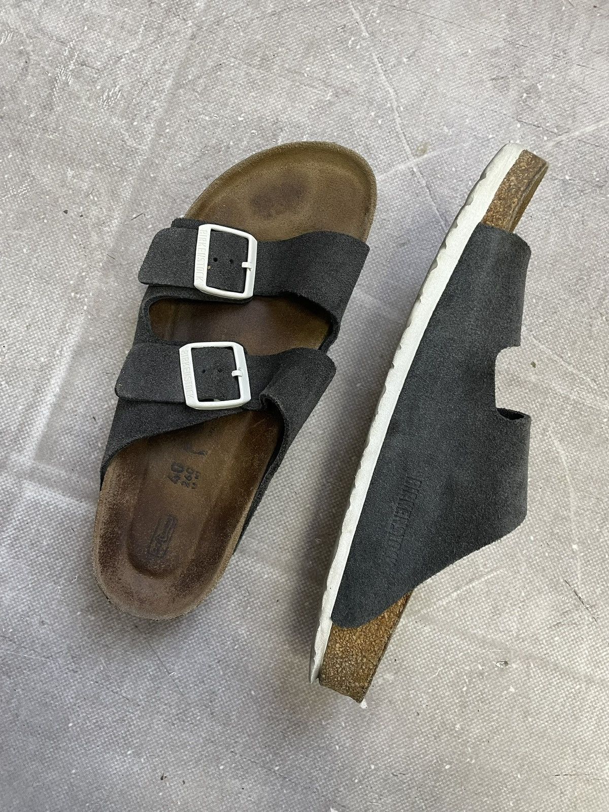 Birkenstock Birkenstock gray suede sandals classic y2k style Size US 7 / EU 40 - 8 Thumbnail