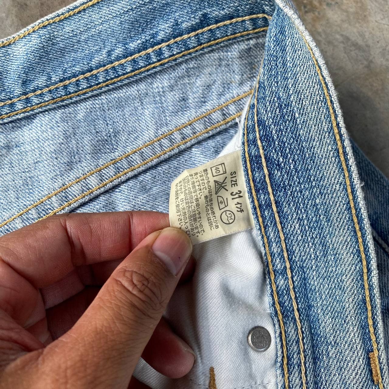 Levi's Vintage Clothing VINTAGE LEVIS 537 FLARED DISTRESSED ANKLE CUT LIGHTWASH Size US 31 - 10 Thumbnail