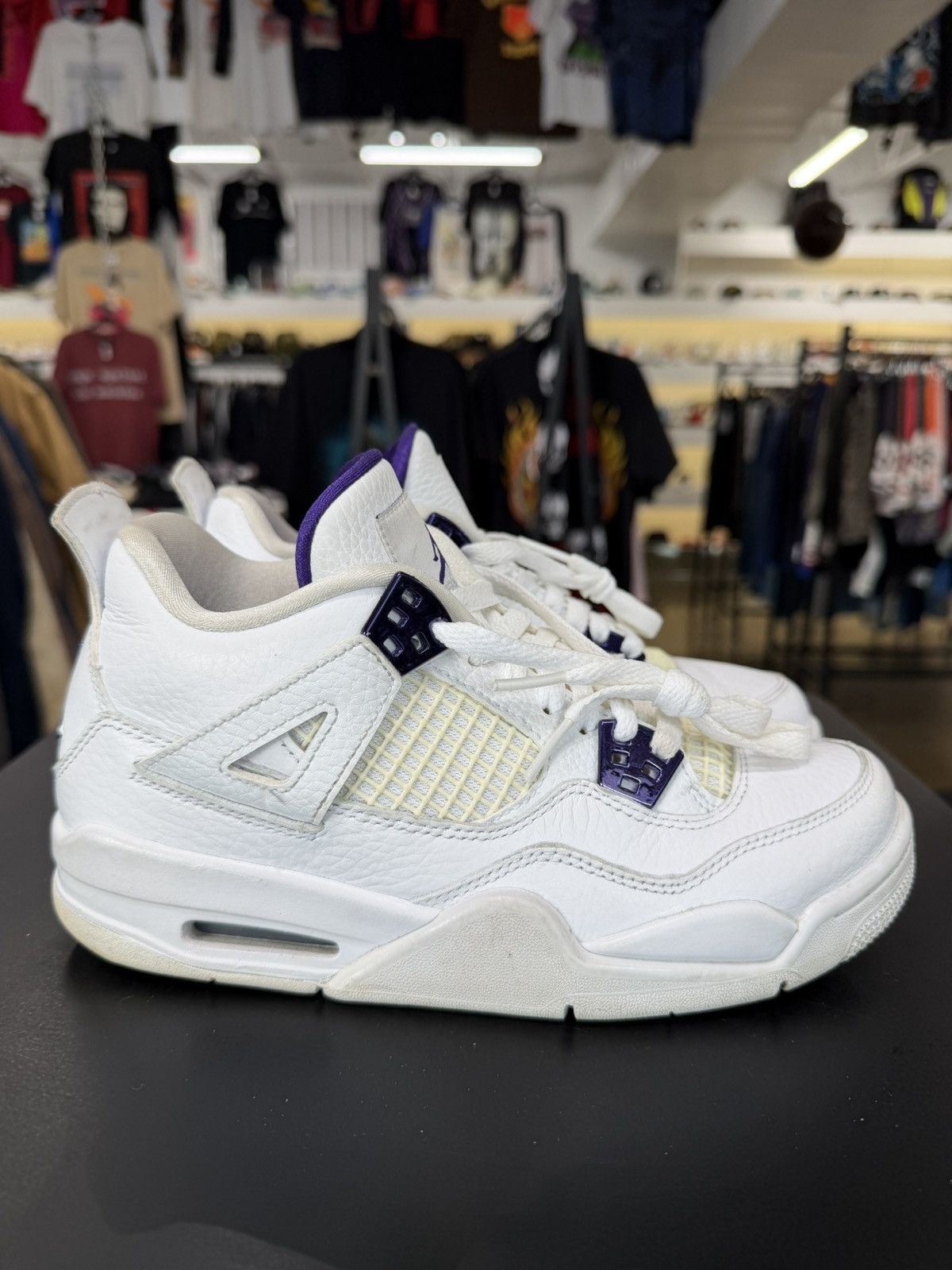 Jordan Brand Air Jordan 4 Metallic Purple Size 5.5Y (2020) Size US 5.5 / EU 38 - 6 Thumbnail