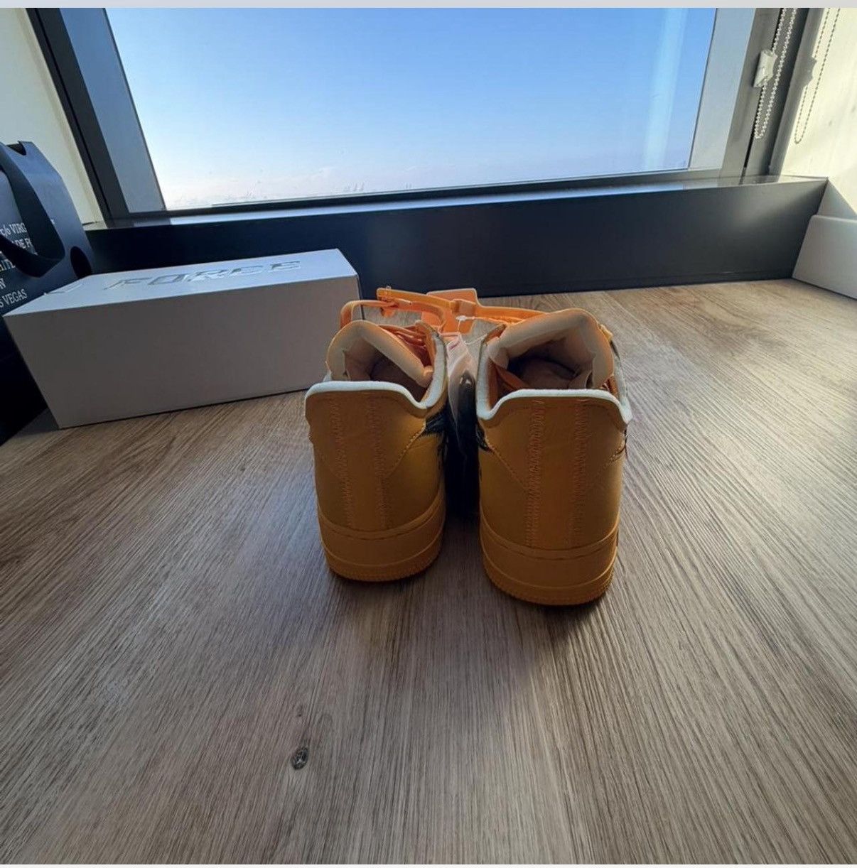 Nike × Off-White Nike Air Force 1 Low Size US 10 / EU 43 - 2 Thumbnail