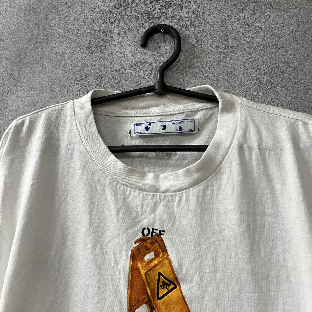 Off White T-shirt Big Logo