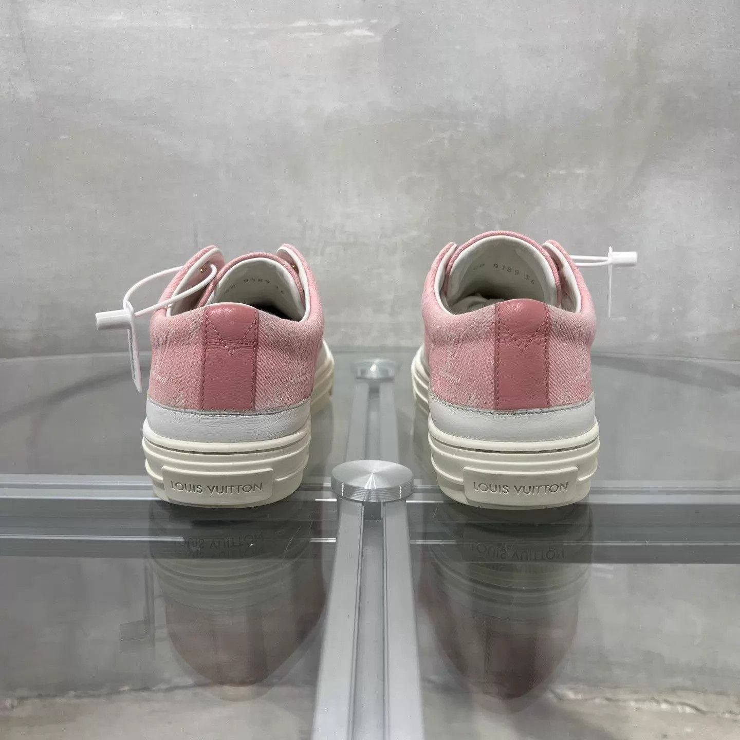 Louis Vuitton LV Monogram canvas sneakers pink 36 Size US 5.5 / IT 35.5 - 6 Thumbnail