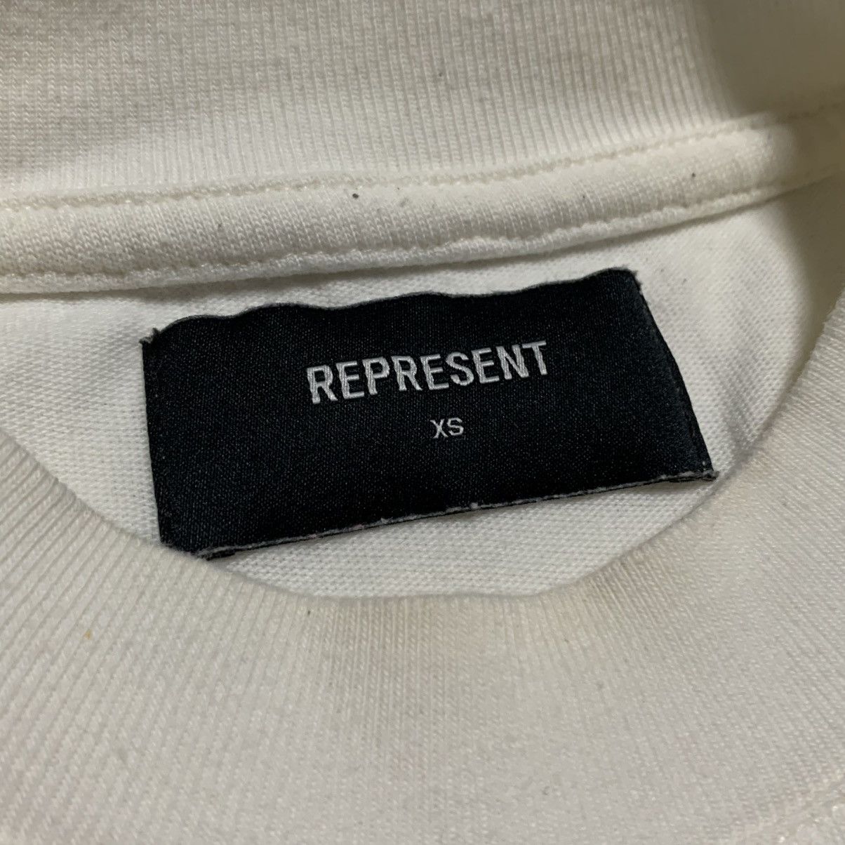 Represent Clo. Represent XS Shark Graphic Flat White Tee Size US XS / EU 42 / 0 - 5 Thumbnail