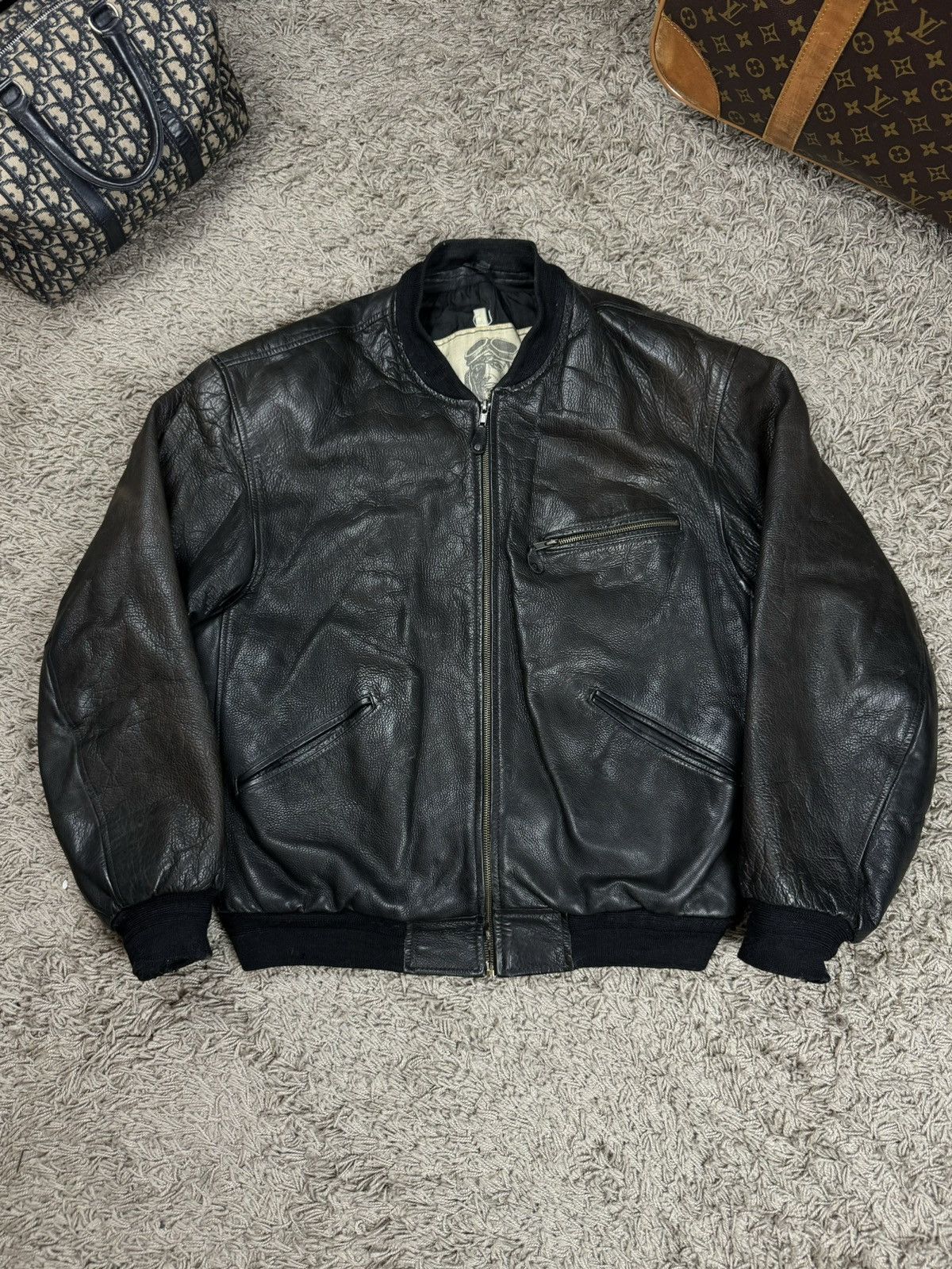 Vintage Vintage leather bomber jacket 90s original retro casual item Size US L / EU 52-54 / 3 - 1 Thumbnail
