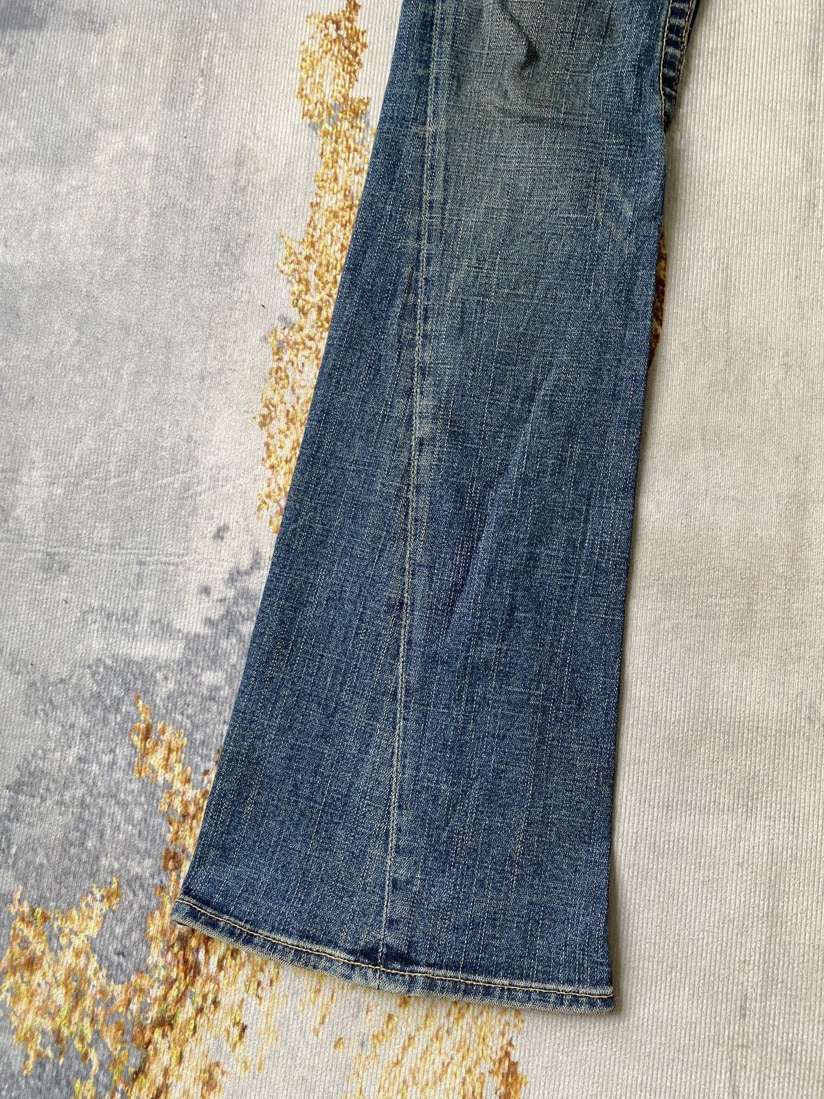 True Religion True Religion Low Rise Flare Denim Size US 26 / EU 42 - 8 Thumbnail