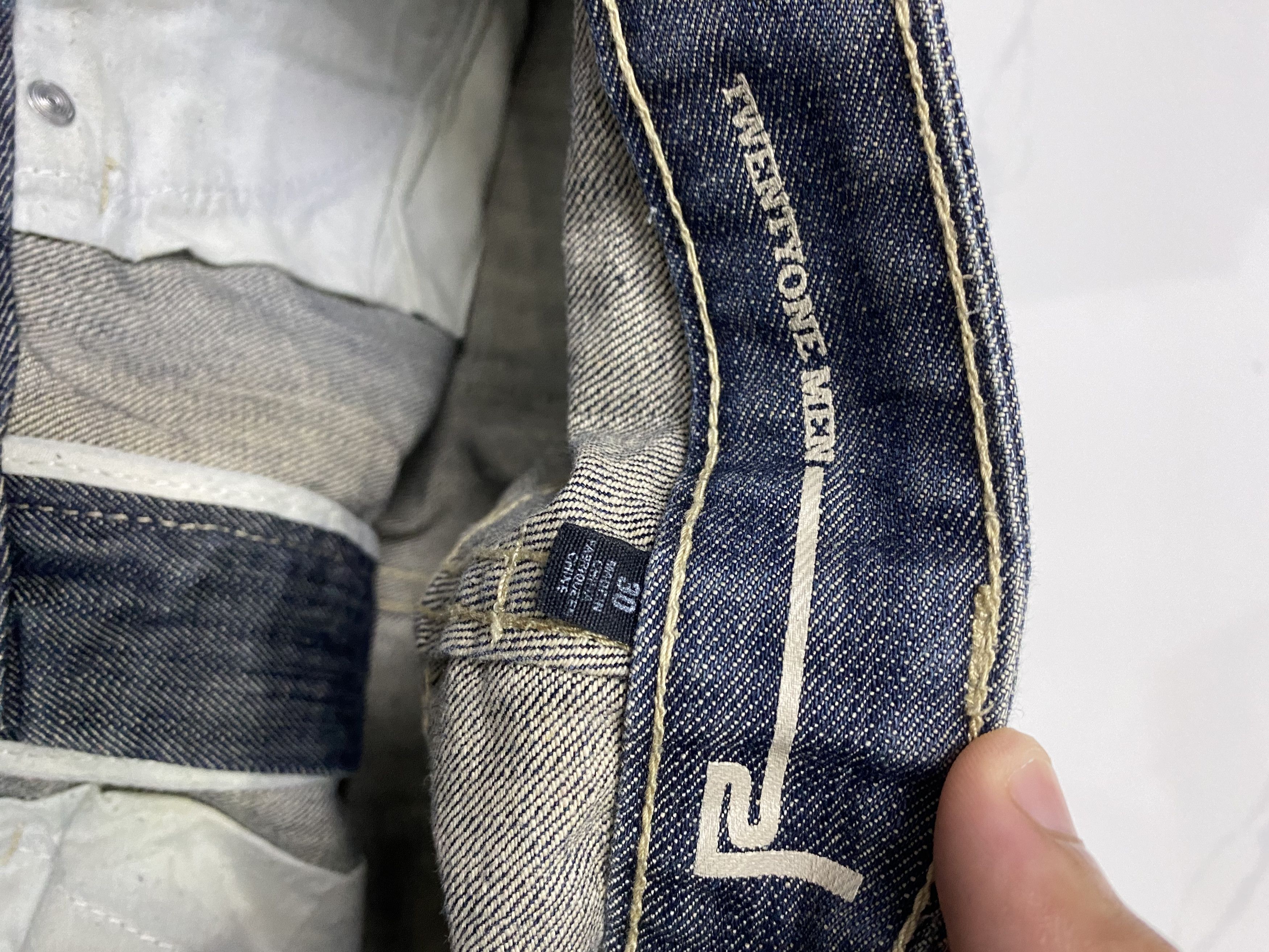 If Six Was Nine TWENTY ONE MEN DISTRESSED DENIM JEANS Size US 31 - 8 Thumbnail