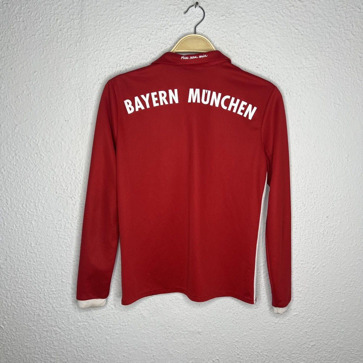 Adidas Adidas Bayern Munich Longsleeve Tshirt Tee Jersey Red 2016 Size US S / EU 44-46 / 1 - 8 Thumbnail