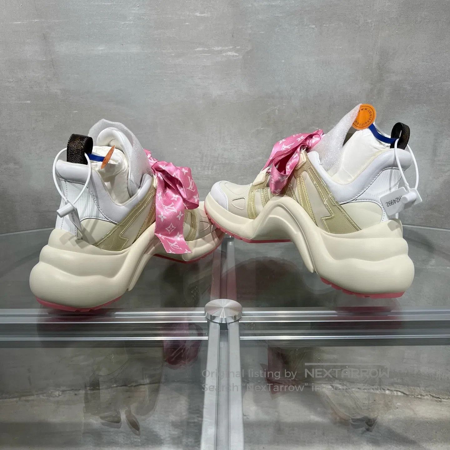 Louis Vuitton Louis Vuitton Pink-white bow-shaped arch bridge shoes Size US 6 / IT 36 - 5 Thumbnail