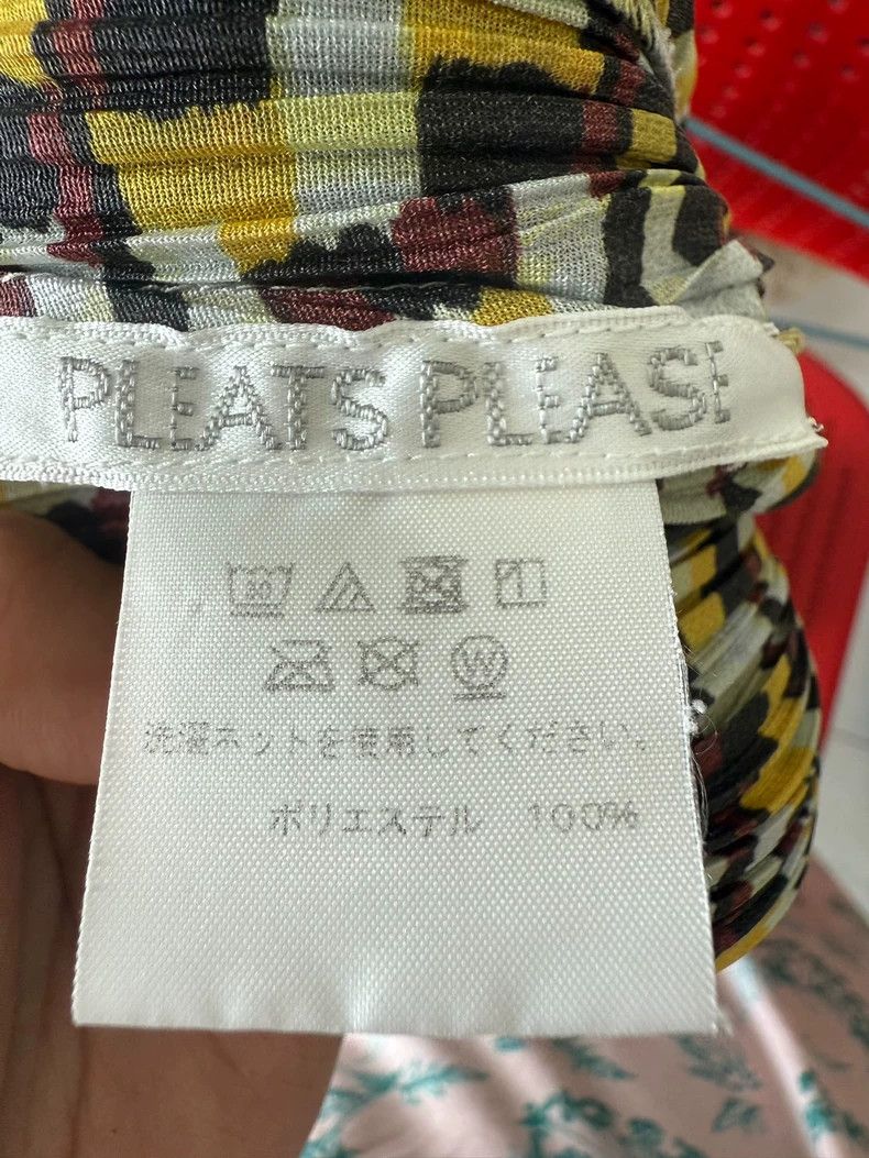 Issey Miyake Issey Miyake size:3 Brownish-yellow pleated Mosaic dress Size S / US 4 / IT 40 - 3 Thumbnail