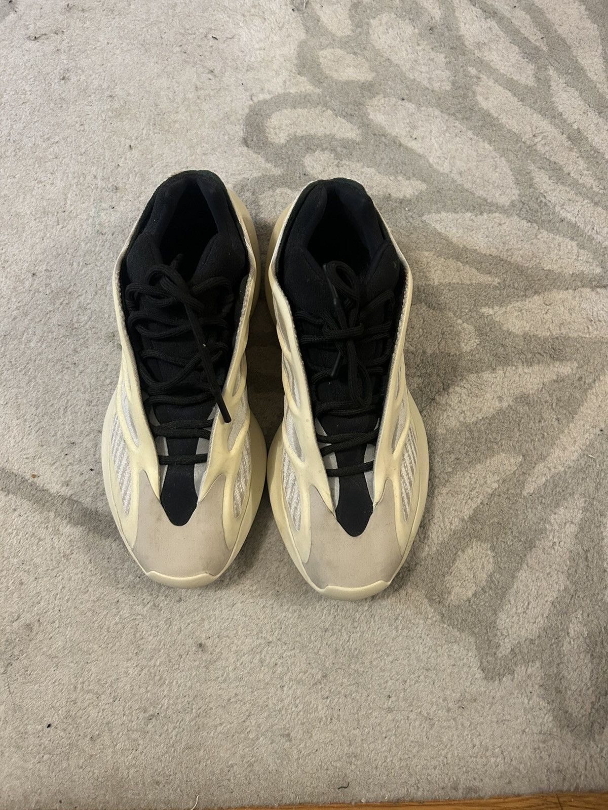 Yeezy Adidas Yeezy 700 v3 Size US 9.5 / EU 42-43 - 3 Thumbnail