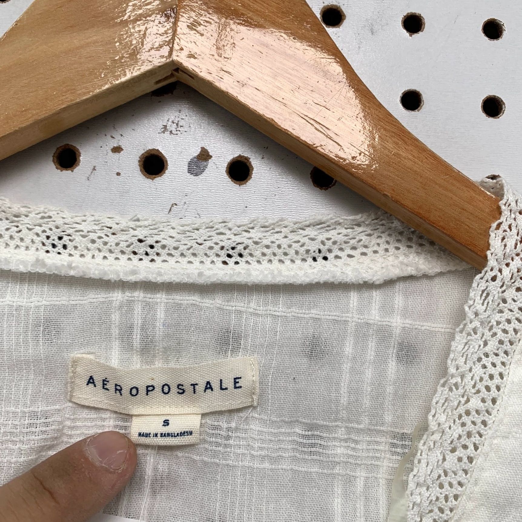 Vintage NEW Aeropostale V-Neck Blouse Womens Small White Double Cinch Cropped NWT Size S / US 4 / IT 40 - 4 Thumbnail