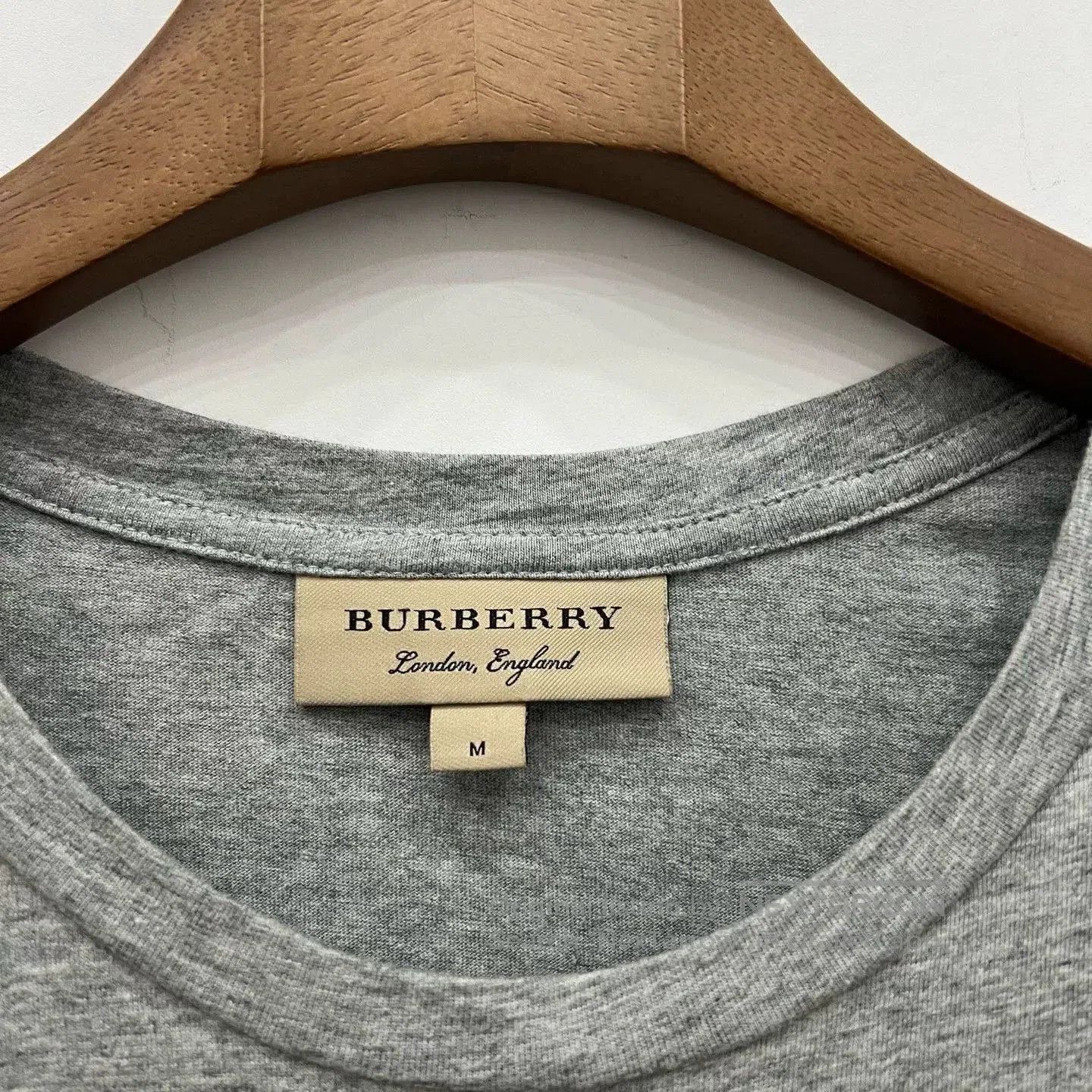 Burberry Burberry War Horse Wheat Logo T. Size US M / EU 48-50 / 2 - 4 Thumbnail